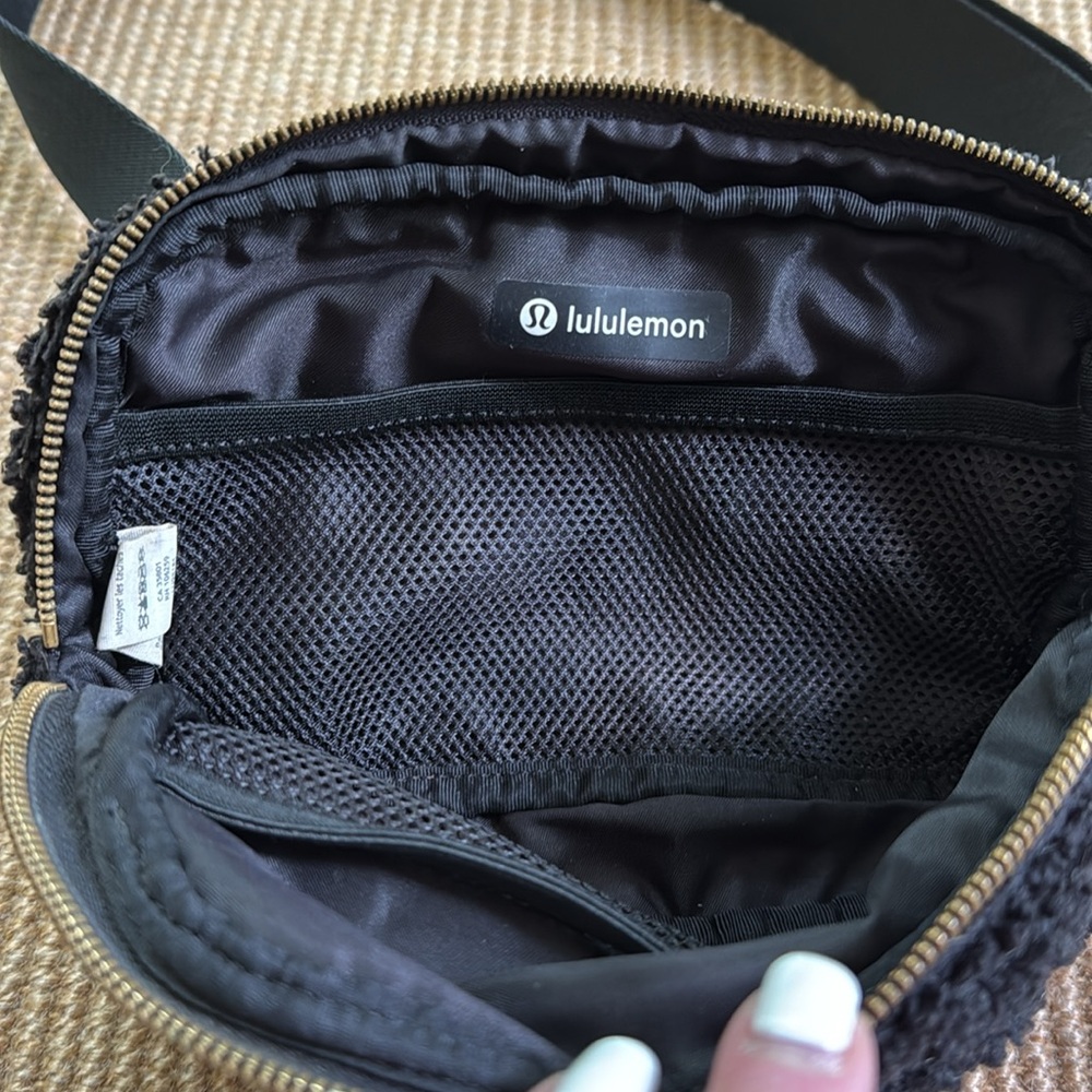Lululemon Black Fleece Sherpa Belt Bag- Gold Hardware - Picture 6 of 7
